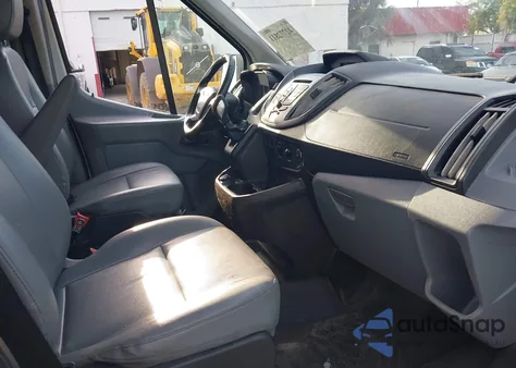 2017 Ford Transit-250 z USA, uszkodzony, nr VIN 1FTYR2CM7HKA44743